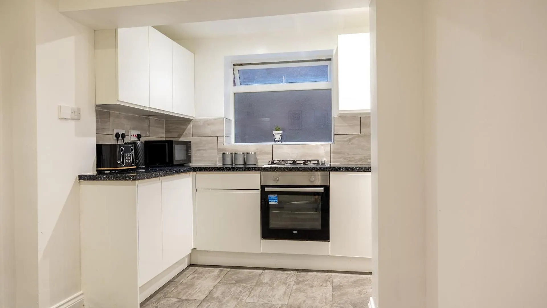 Spacious 5 Bedroom Home Near Retail Park - By Traboule Properties Ltd ケンブリッジ 0*,  イギリス