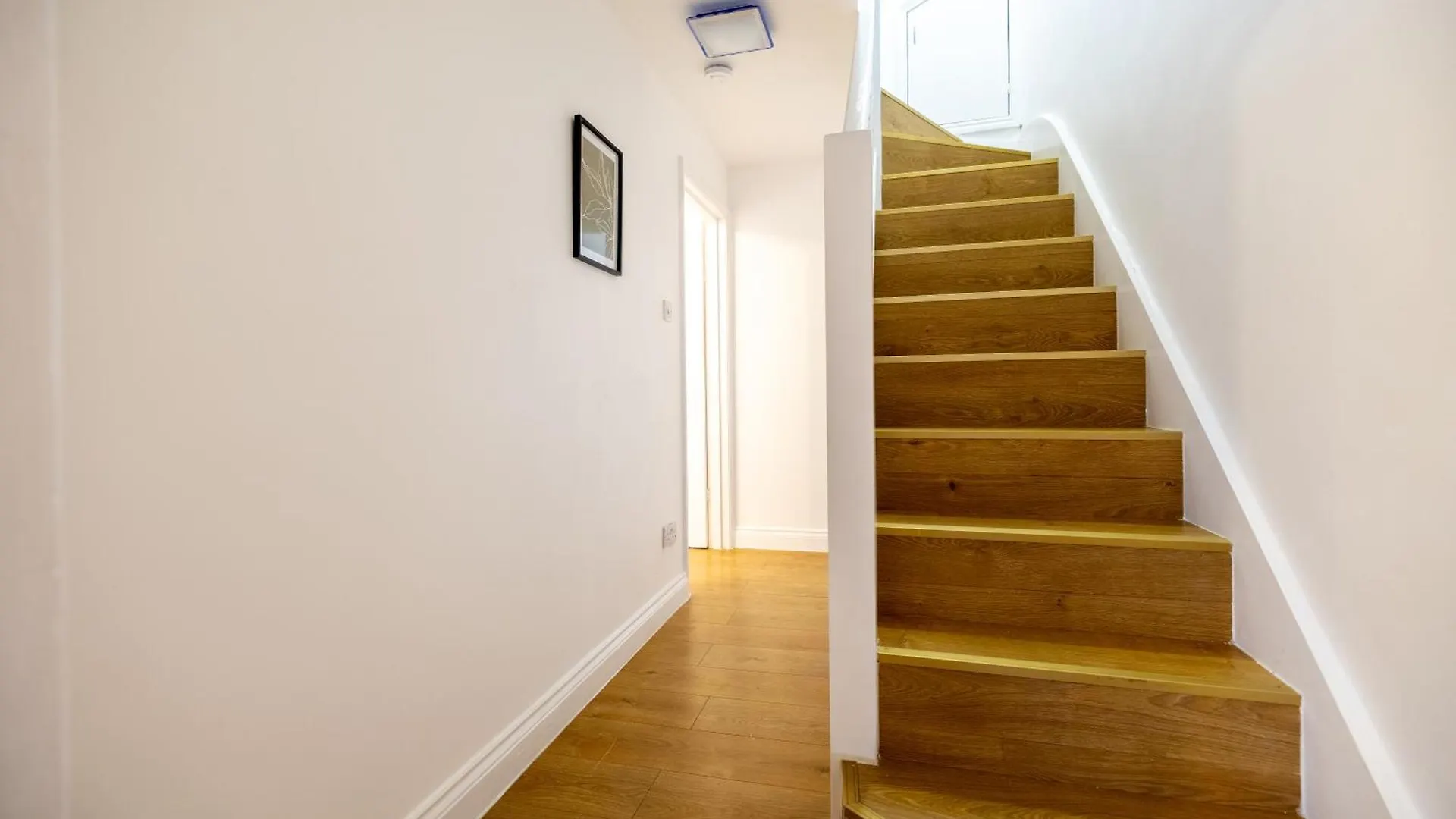 アパート Spacious 5 Bedroom Home Near Retail Park - By Traboule Properties Ltd ケンブリッジ