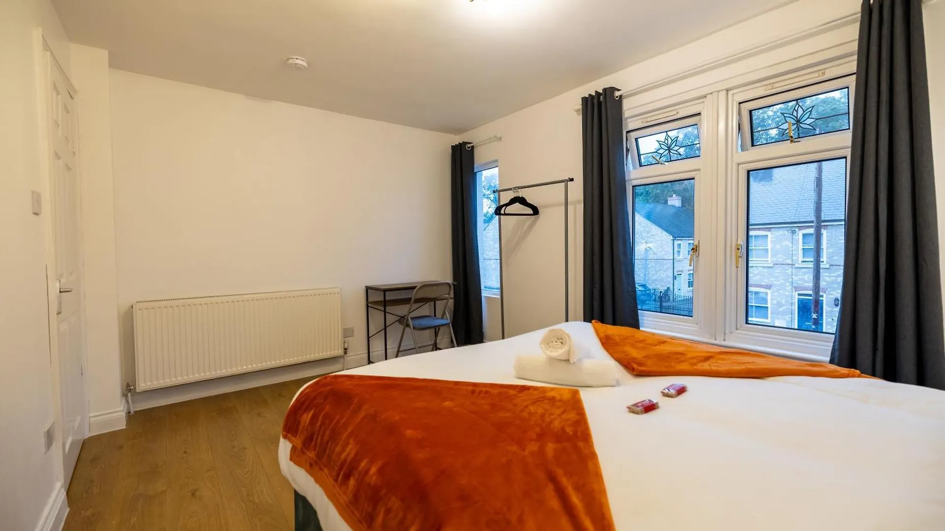Spacious 5 Bedroom Home Near Retail Park - By Traboule Properties Ltd ケンブリッジ 0*,  イギリス