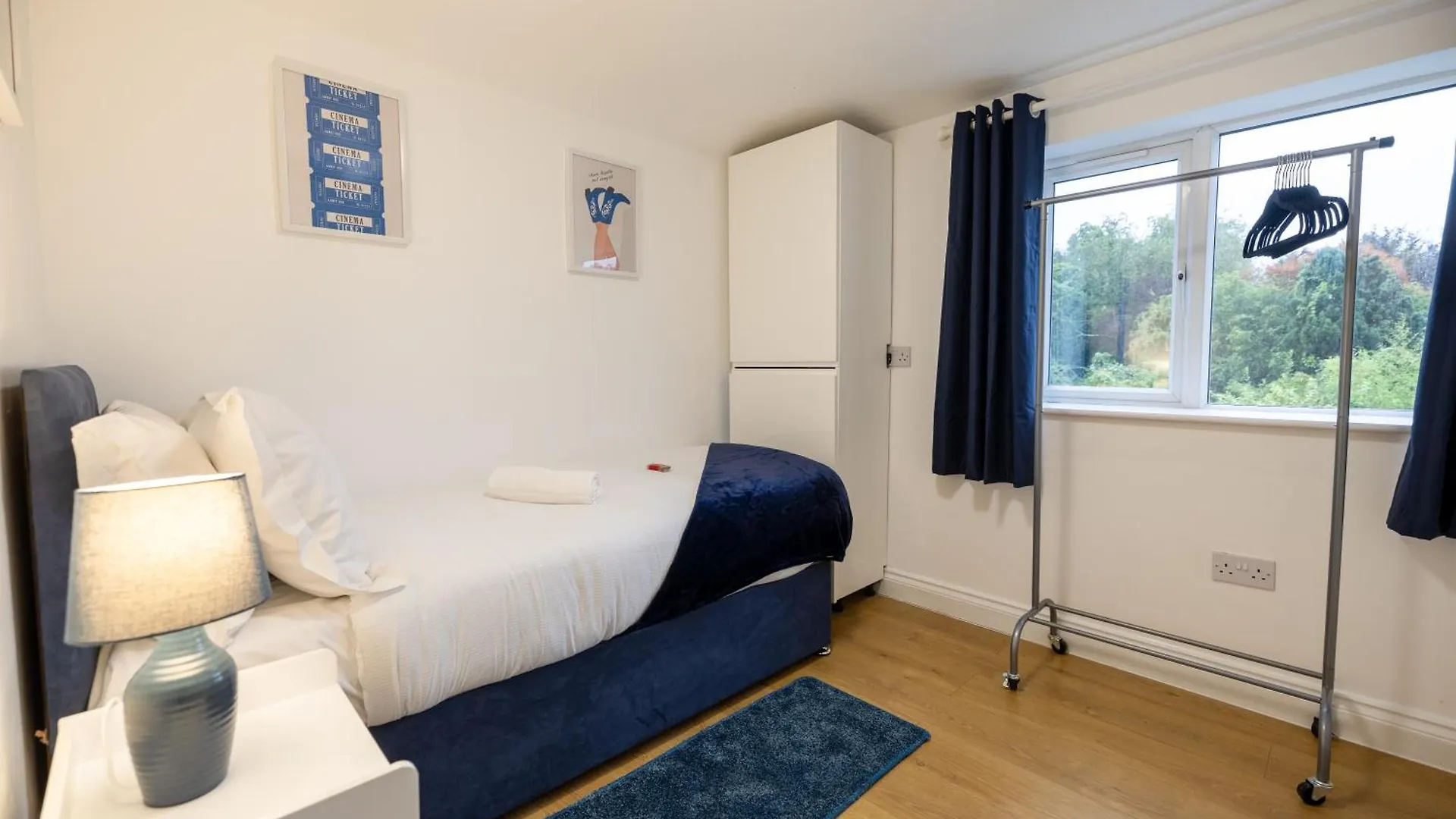 Spacious 5 Bedroom Home Near Retail Park - By Traboule Properties Ltd ケンブリッジ